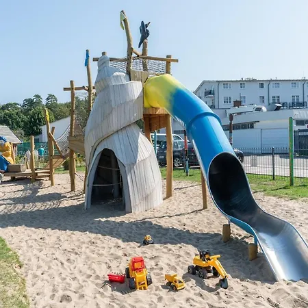 Vacation Complex In By Sea *